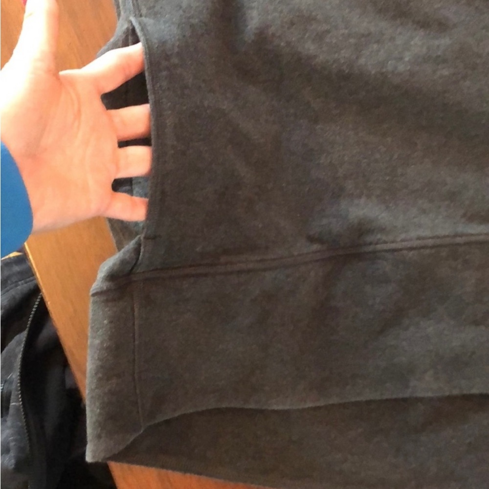 Lululemon - Picture 3 of 7